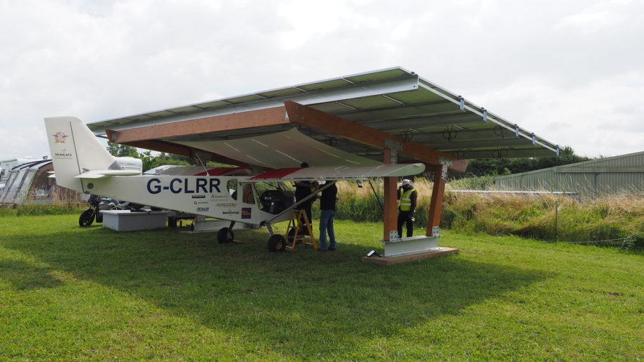 Solarbetriebenes Flugzeug