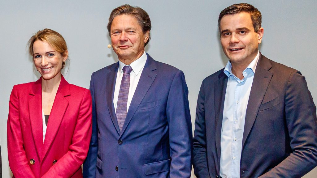 Judith Obermayr-Schreiber, Geschäftsführerin Energie Ausschuss IV mit Wolfgang Anzengruber, ehemaliger Vorstandsvorsitzender Verbund AG und Richard König, CEO bei Enery